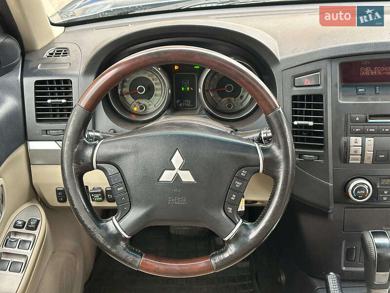 Внедорожник / Кроссовер Mitsubishi Pajero Wagon 2009 в Одессе