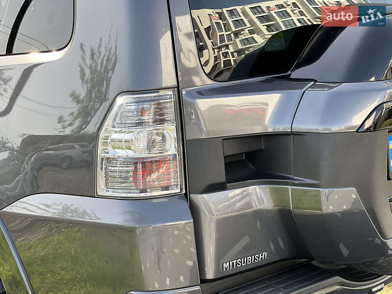 Внедорожник / Кроссовер Mitsubishi Pajero Wagon 2017 в Ужгороде