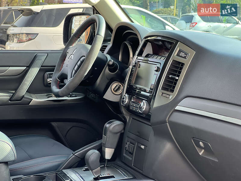 Внедорожник / Кроссовер Mitsubishi Pajero Wagon 2017 в Ужгороде