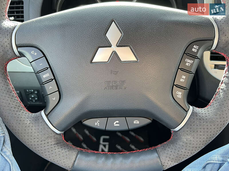 Внедорожник / Кроссовер Mitsubishi Pajero Wagon 2017 в Ужгороде