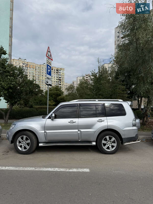 Mitsubishi Pajero Wagon 2007