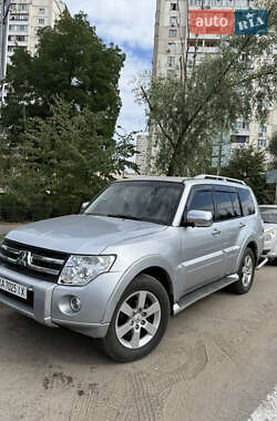 Позашляховик / Кросовер Mitsubishi Pajero Wagon 2007 в Києві