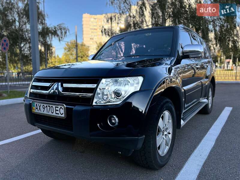 Внедорожник / Кроссовер Mitsubishi Pajero Wagon 2008 в 