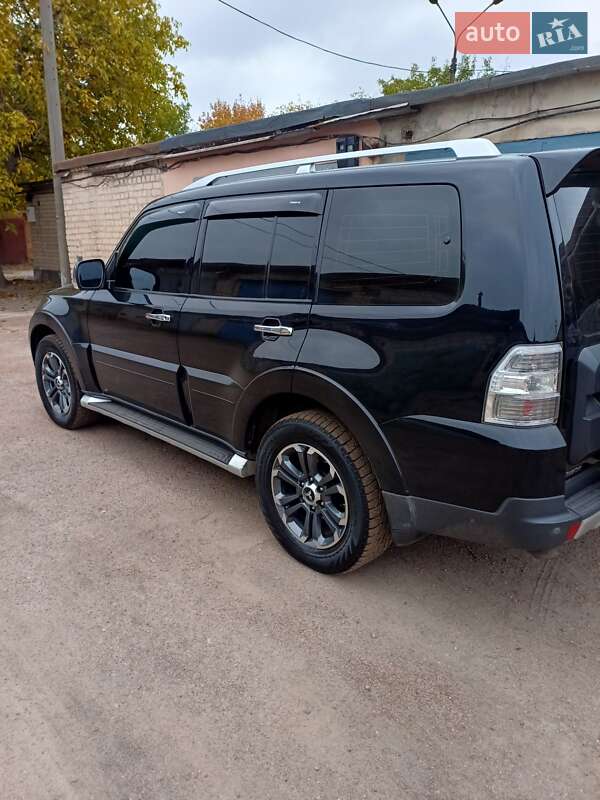 Внедорожник / Кроссовер Mitsubishi Pajero Wagon 2008 в Кривом Роге