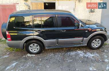 Внедорожник / Кроссовер Mitsubishi Pajero Wagon 2004 в 