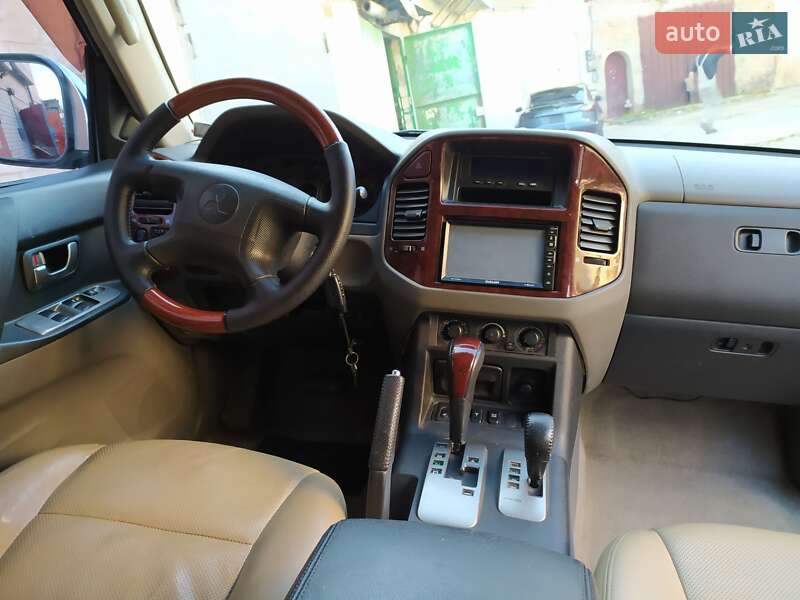 Внедорожник / Кроссовер Mitsubishi Pajero Wagon 2004 в Вышгороде