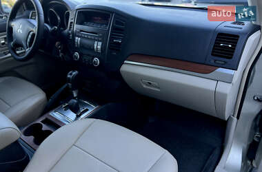 Внедорожник / Кроссовер Mitsubishi Pajero Wagon 2008 в 