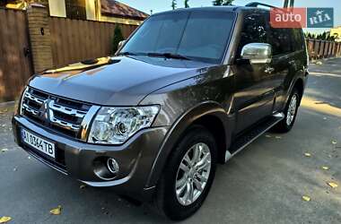 Внедорожник / Кроссовер Mitsubishi Pajero Wagon 2012 в 