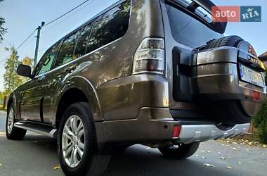 Внедорожник / Кроссовер Mitsubishi Pajero Wagon 2012 в 