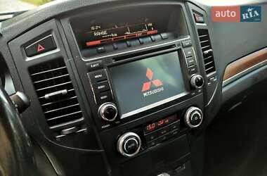 Внедорожник / Кроссовер Mitsubishi Pajero Wagon 2012 в 