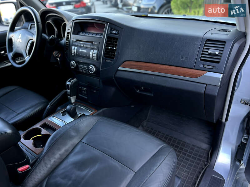 Позашляховик / Кросовер Mitsubishi Pajero Wagon 2008 в Одесі фото 28 Позашляховик / Кросовер Mitsubishi Pajero Wagon 2008 в Одесі