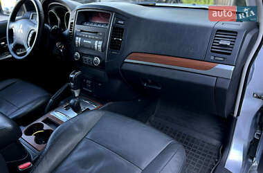 Внедорожник / Кроссовер Mitsubishi Pajero Wagon 2008 в 