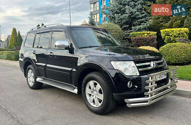 Внедорожник / Кроссовер Mitsubishi Pajero Wagon 2007 в 