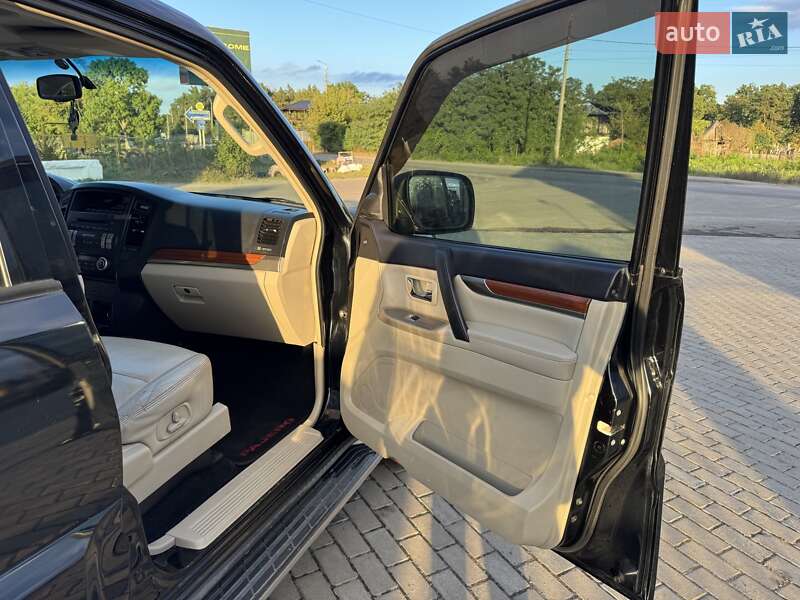 Внедорожник / Кроссовер Mitsubishi Pajero Wagon 2007 в Сарнах