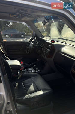 Позашляховик / Кросовер Mitsubishi Pajero Wagon 2004 в 
