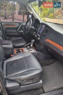 Внедорожник / Кроссовер Mitsubishi Pajero Wagon 2008 в 