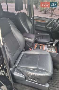 Внедорожник / Кроссовер Mitsubishi Pajero Wagon 2008 в 