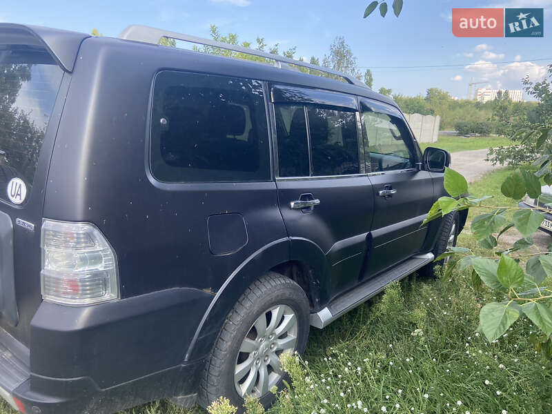 Внедорожник / Кроссовер Mitsubishi Pajero Wagon 2010 в Харькове