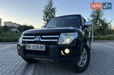 Внедорожник / Кроссовер Mitsubishi Pajero Wagon 2007 в 