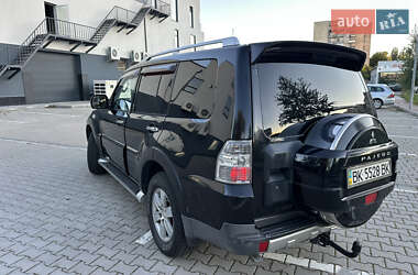 Внедорожник / Кроссовер Mitsubishi Pajero Wagon 2007 в 