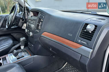 Внедорожник / Кроссовер Mitsubishi Pajero Wagon 2007 в 