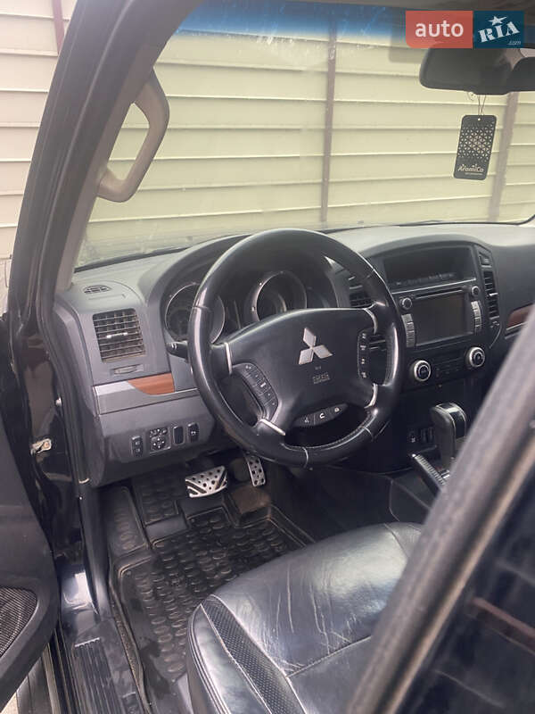 Внедорожник / Кроссовер Mitsubishi Pajero Wagon 2010 в Киеве фото 8 Внедорожник / Кроссовер Mitsubishi Pajero Wagon 2010 в Киеве