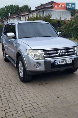Внедорожник / Кроссовер Mitsubishi Pajero Wagon 2009 в 