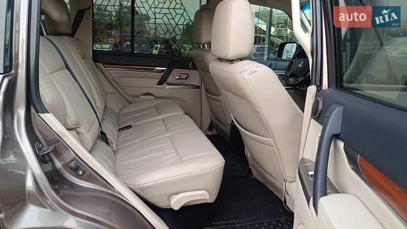 Внедорожник / Кроссовер Mitsubishi Pajero Wagon 2011 в Киеве фото 7 Внедорожник / Кроссовер Mitsubishi Pajero Wagon 2011 в Киеве