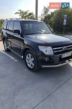 Внедорожник / Кроссовер Mitsubishi Pajero Wagon 2009 в Синельниково