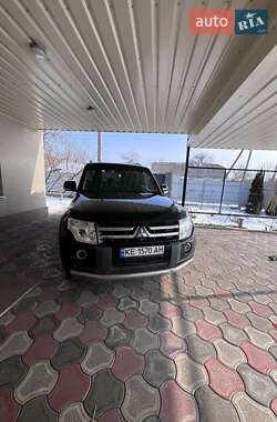 Внедорожник / Кроссовер Mitsubishi Pajero Wagon 2009 в 
