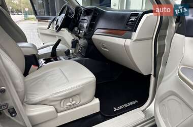 Внедорожник / Кроссовер Mitsubishi Pajero Wagon 2007 в 