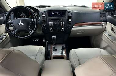 Внедорожник / Кроссовер Mitsubishi Pajero Wagon 2007 в 