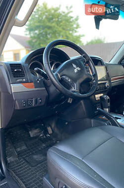 Внедорожник / Кроссовер Mitsubishi Pajero Wagon 2008 в 
