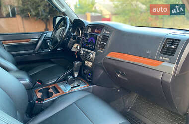 Внедорожник / Кроссовер Mitsubishi Pajero Wagon 2008 в 