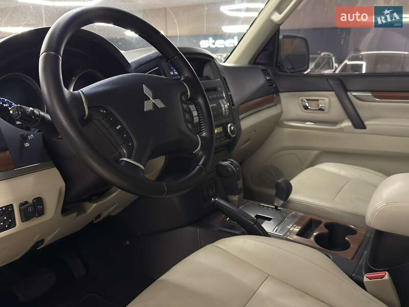 Позашляховик / Кросовер Mitsubishi Pajero Wagon 2008 в Миколаєві