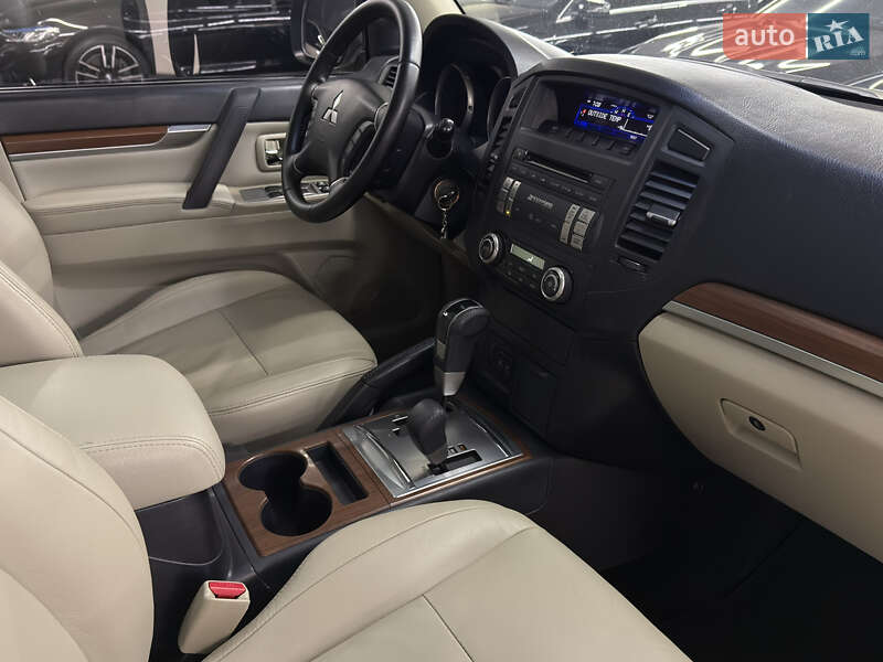 Позашляховик / Кросовер Mitsubishi Pajero Wagon 2008 в Миколаєві