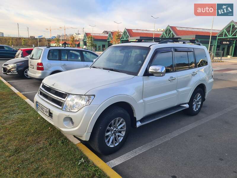 Внедорожник / Кроссовер Mitsubishi Pajero Wagon 2014 в Ирпене