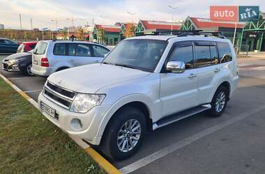 Позашляховик / Кросовер Mitsubishi Pajero Wagon 2014 в  фото 4 Позашляховик / Кросовер Mitsubishi Pajero Wagon 2014 в