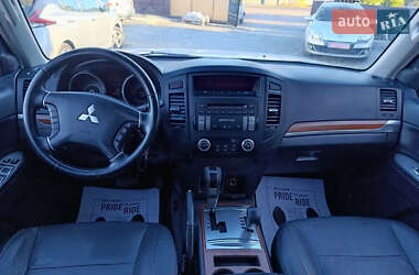Позашляховик / Кросовер Mitsubishi Pajero Wagon 2008 в 