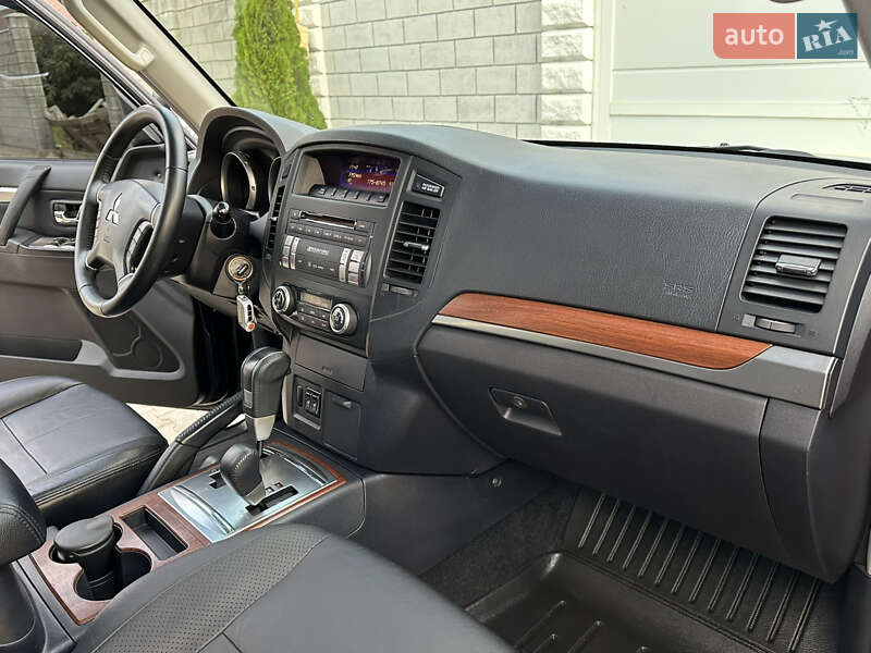 Позашляховик / Кросовер Mitsubishi Pajero Wagon 2007 в Одесі