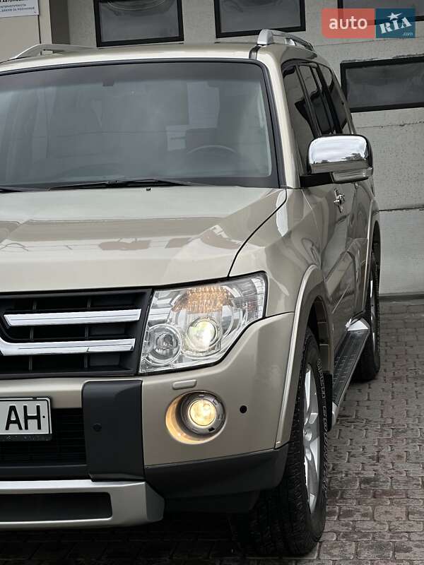 Позашляховик / Кросовер Mitsubishi Pajero Wagon 2007 в Миколаєві