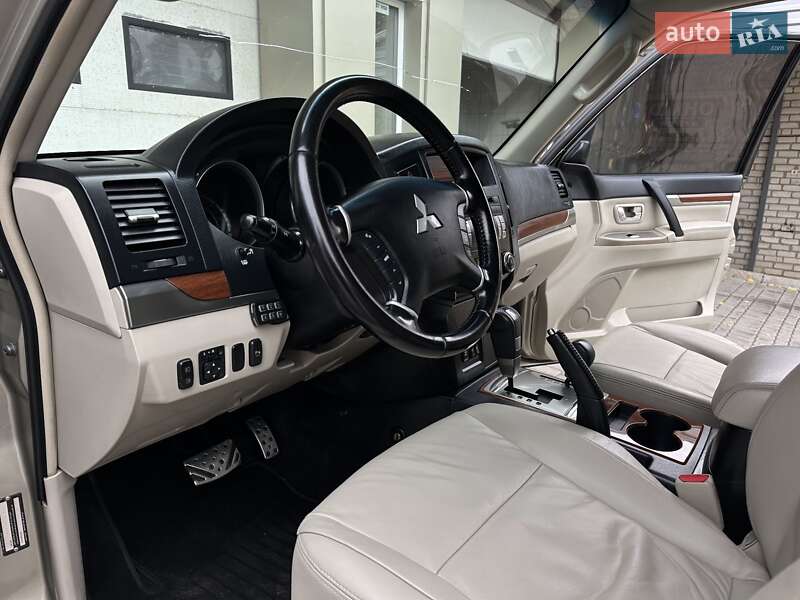 Позашляховик / Кросовер Mitsubishi Pajero Wagon 2007 в Миколаєві
