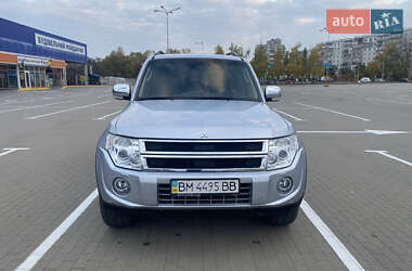 Позашляховик / Кросовер Mitsubishi Pajero Wagon 2013 в 