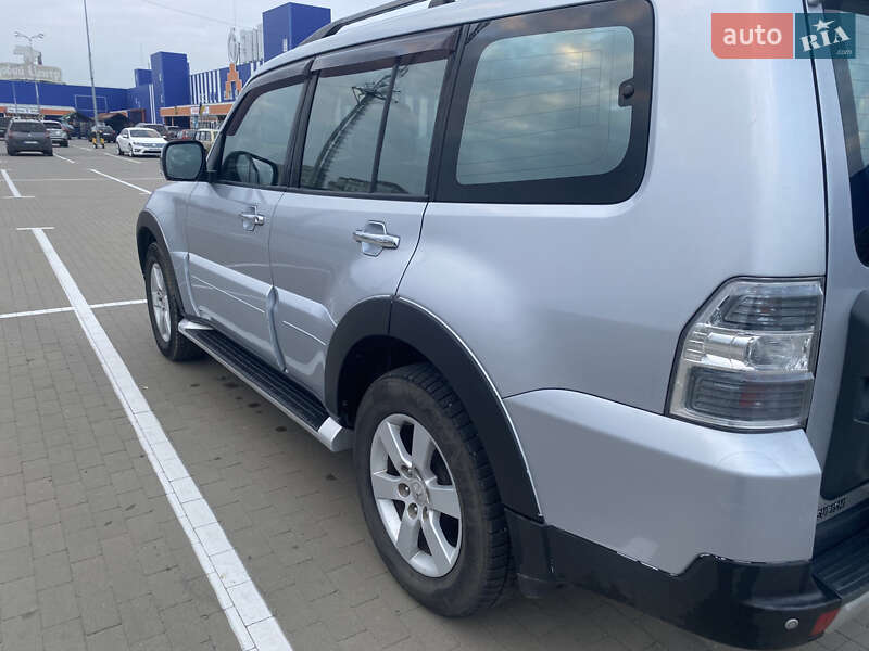 Внедорожник / Кроссовер Mitsubishi Pajero Wagon 2013 в Сумах фото 8 Внедорожник / Кроссовер Mitsubishi Pajero Wagon 2013 в Сумах