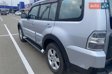 Позашляховик / Кросовер Mitsubishi Pajero Wagon 2013 в 