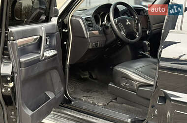 Внедорожник / Кроссовер Mitsubishi Pajero Wagon 2007 в 
