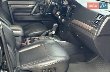 Внедорожник / Кроссовер Mitsubishi Pajero Wagon 2007 в 