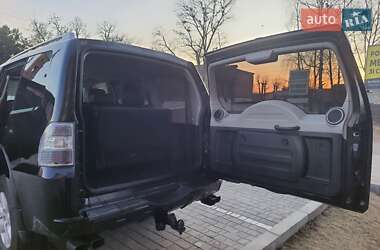 Позашляховик / Кросовер Mitsubishi Pajero Wagon 2010 в  фото 12 Позашляховик / Кросовер Mitsubishi Pajero Wagon 2010 в