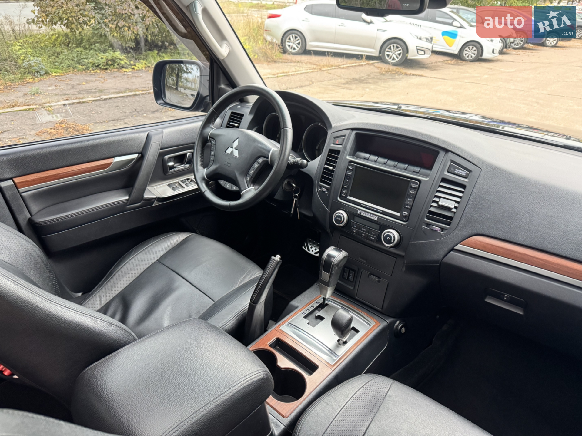 2012 Mitsubishi Pajero - мініатюра 10