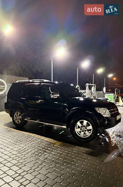 Позашляховик / Кросовер Mitsubishi Pajero Wagon 2008 в  фото 2 Позашляховик / Кросовер Mitsubishi Pajero Wagon 2008 в